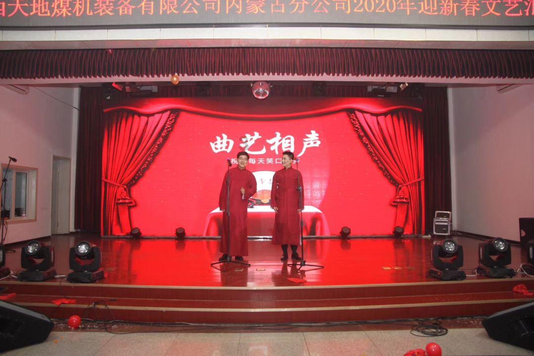妙美娜：小山眉的高耸形状可以拉长面部线条，使脸部显得更加纤细